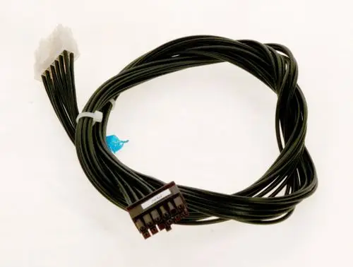 Molex-Kabel mit mehreren Leitungen, in Schwarz, mit einer Verbindung auf einer Seite. Die Marke Bosch ist auf dem Stecker sichtbar.